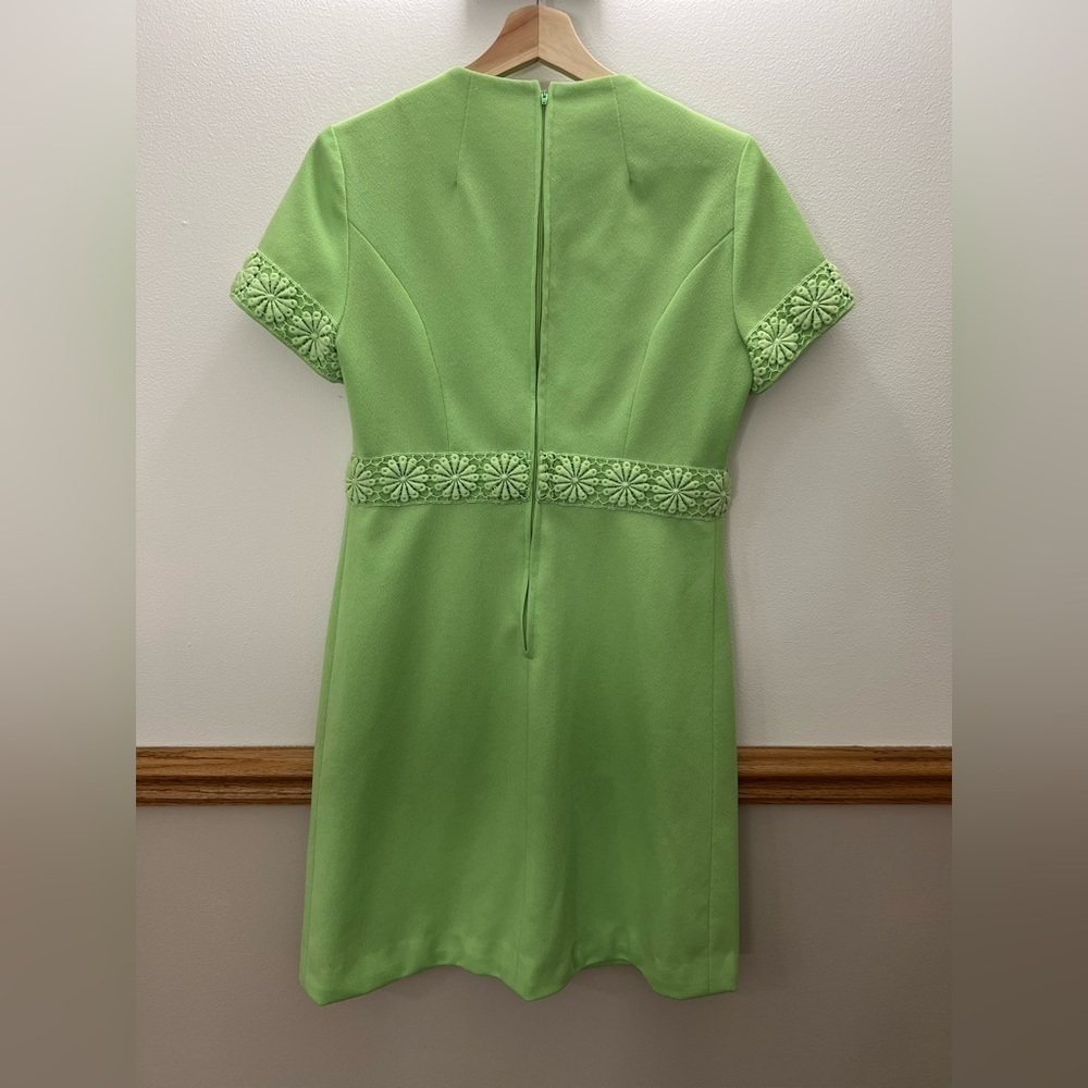 EUC Vintage 60s Green Floral Lace Boat Neck Midi Mod Dress Size Medium - Picture 5 of 8